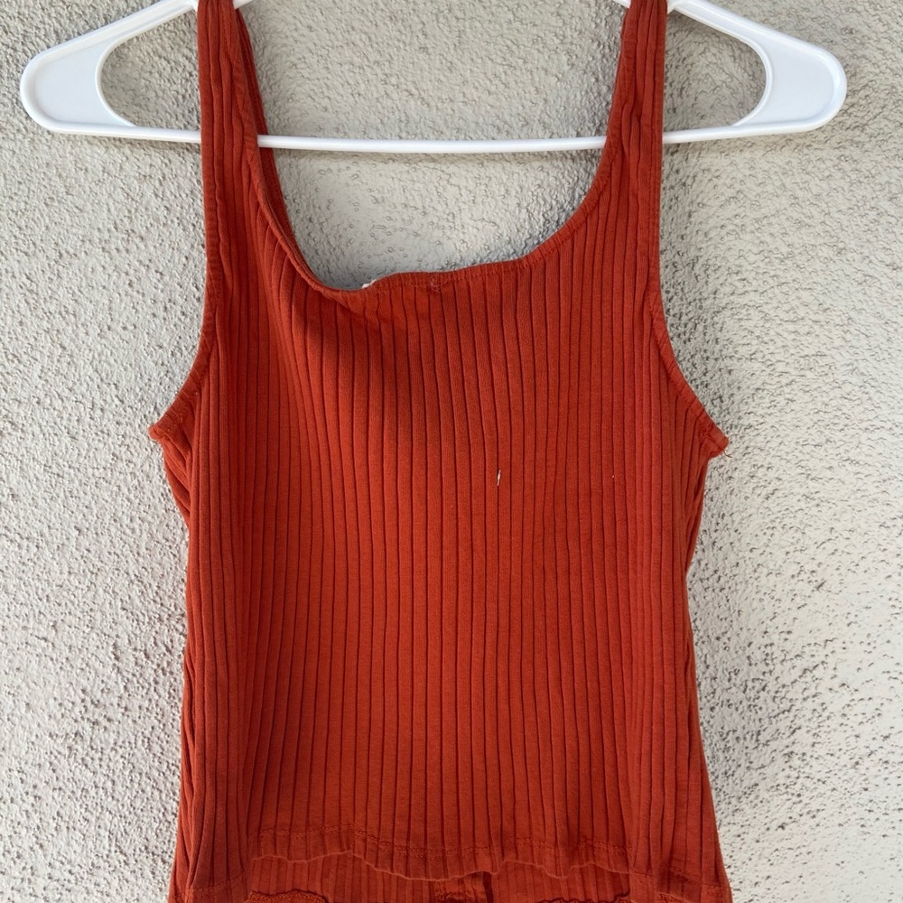 Heart & Hips Crop-Top - Picture 2 of 4